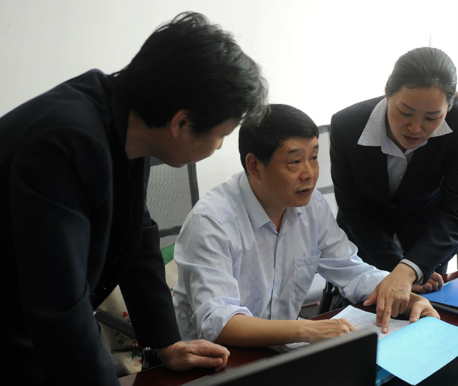 衡东农商银行:省联社衡阳办事处何联兵副主任莅临我行