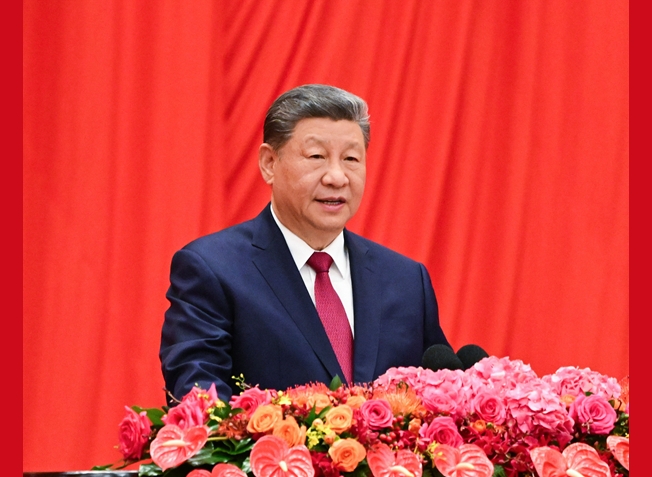 习近平等党和国家领导人出席庆祝中华人民共和国成立77周年招待会