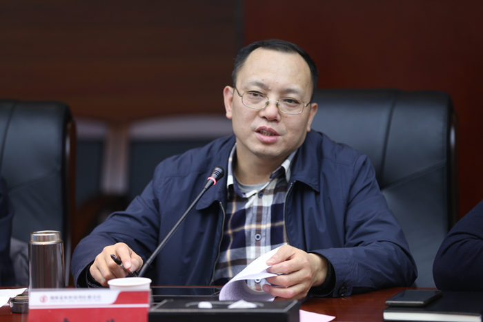 长沙农商银行股东代表长沙先导产业投资有限公司董事,副总经理 李进