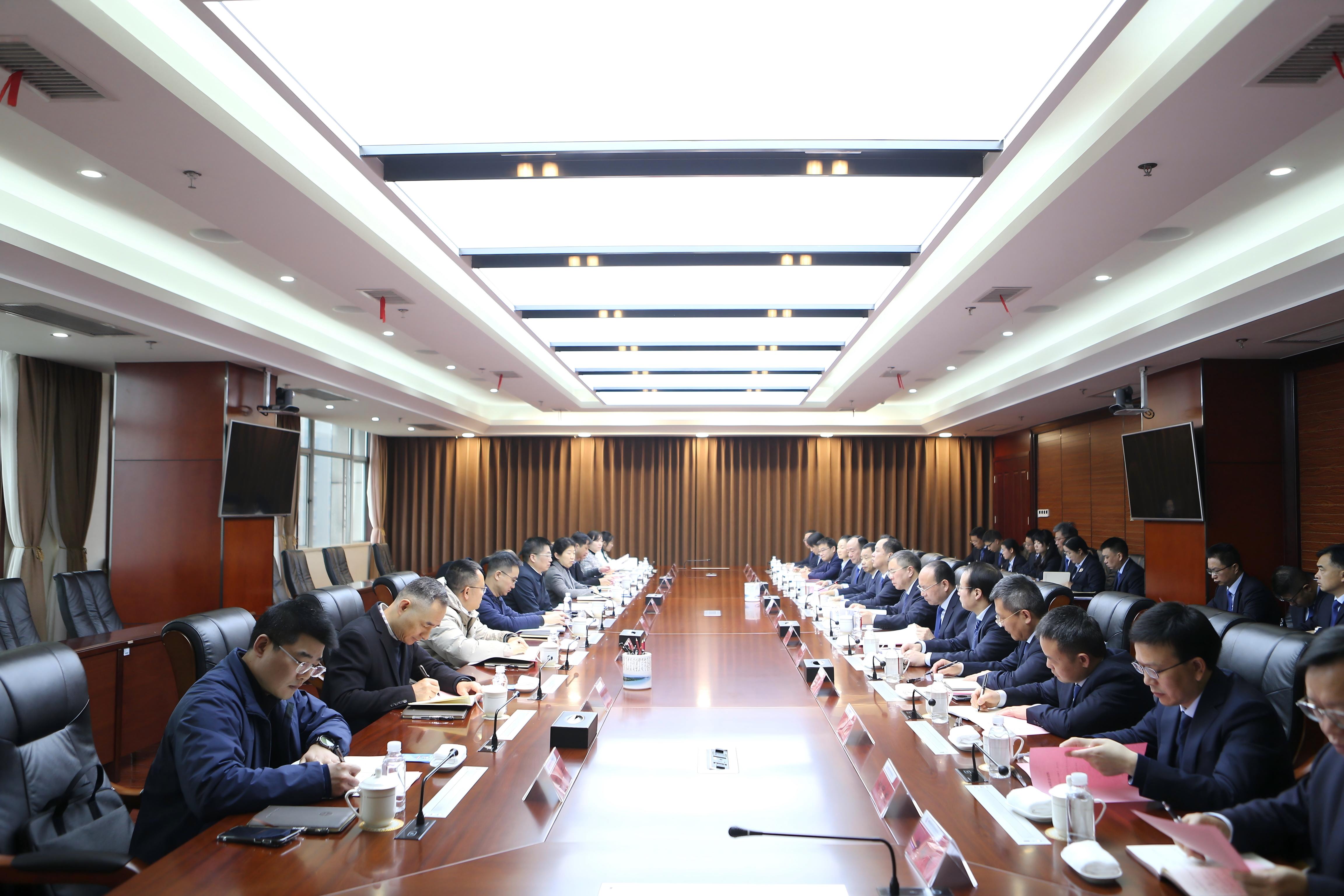 湖南金融监管局党委书记、局长王吴庆到省农信联社调研